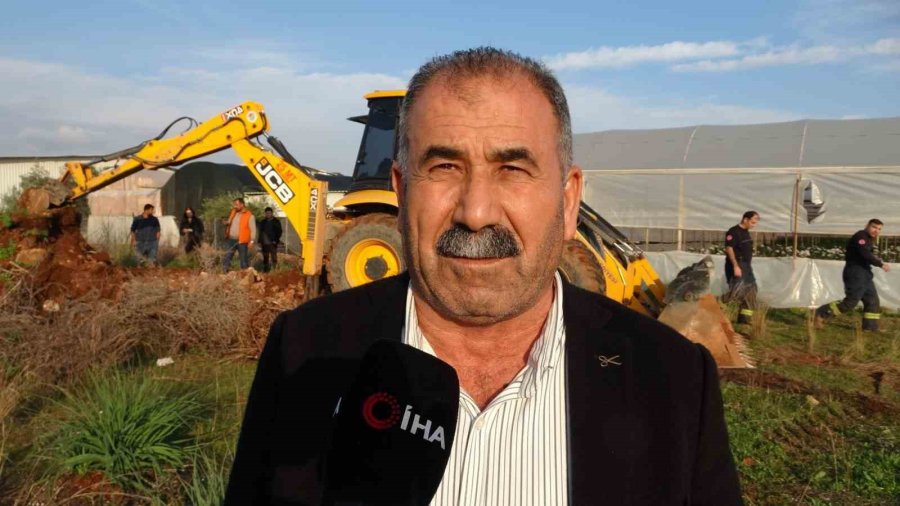 Seslerini Küçük Çocuk Duydu, Çalındı Sanılan 2 Koyun Düştükleri 5 Metrelik Kuyudan Kurtarıldı