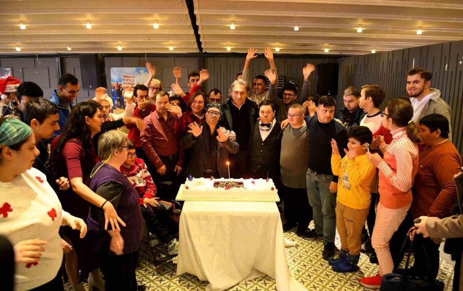 Yeni Yıla Engelsiz Kafe’de ’merhaba’ Dediler