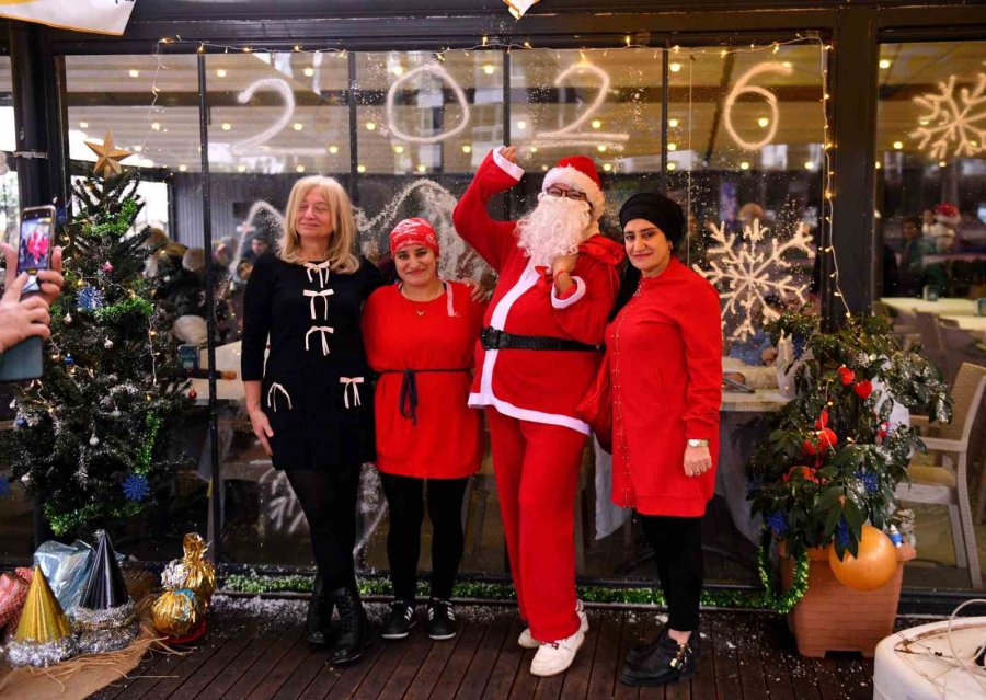 Yeni Yıla Engelsiz Kafe’de ’merhaba’ Dediler