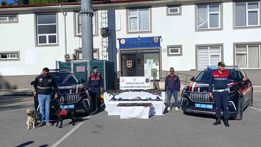Jandarmadan Silah Operasyonu: 30 Tabanca, 27 Av Tüfeği Ele Geçirildi