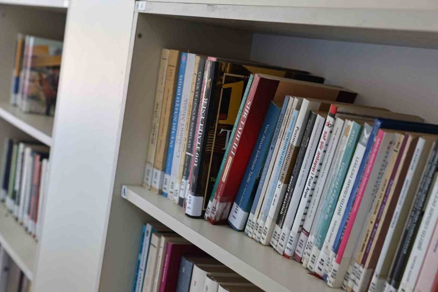 Büyükşehir Ödünç Kitap Sistemiyle Okuma Kültürünü Geliştiriyor