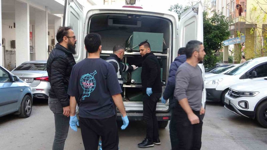 Antalya’da Yaşlı Kadın Evinde Ölü Bulundu