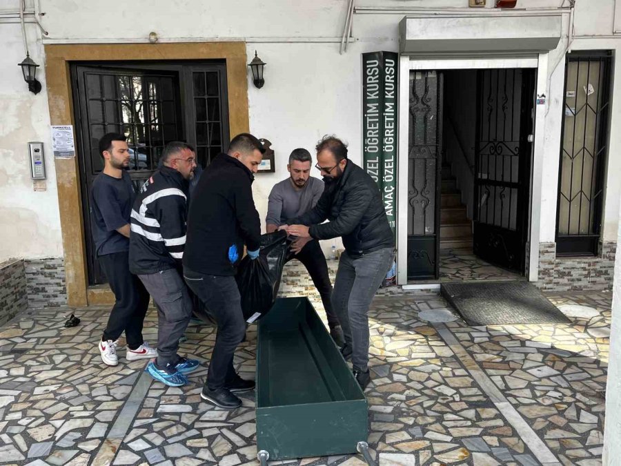 Antalya’da Yaşlı Kadın Evinde Ölü Bulundu
