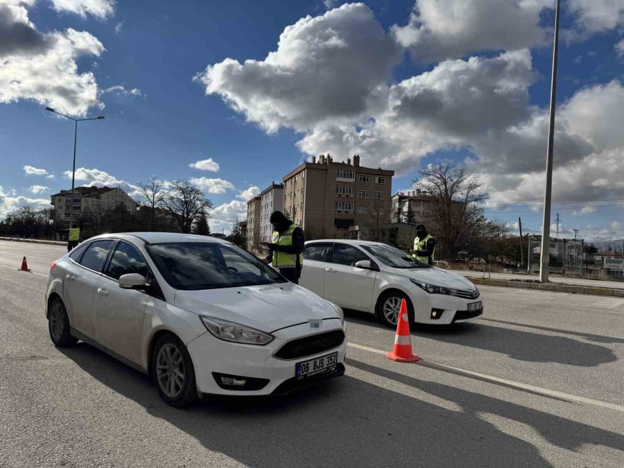 Jandarma Yılbaşı Öncesi Trafik Denetimlerini Artırdı