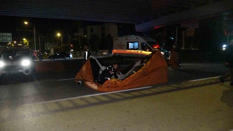 Köprüye Çıkan Kadını Polis Ölümün Ucundan Aldı, İzleyenlerin Arasından Çıkan Sözler Pes Dedirtti