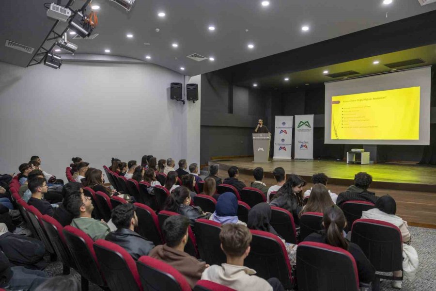 Tarsus Üniversitesi Öğrencileri Mercan Bilim Merkezi’nde Bilimle Buluştu