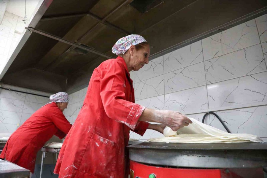 Kadın Emeği Üretimi Gelire Dönüşüyor