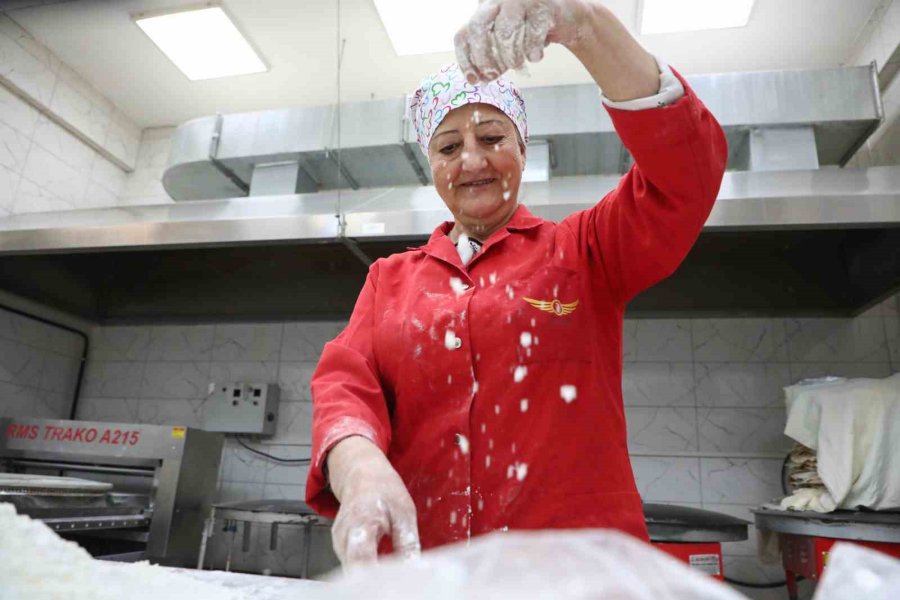 Kadın Emeği Üretimi Gelire Dönüşüyor