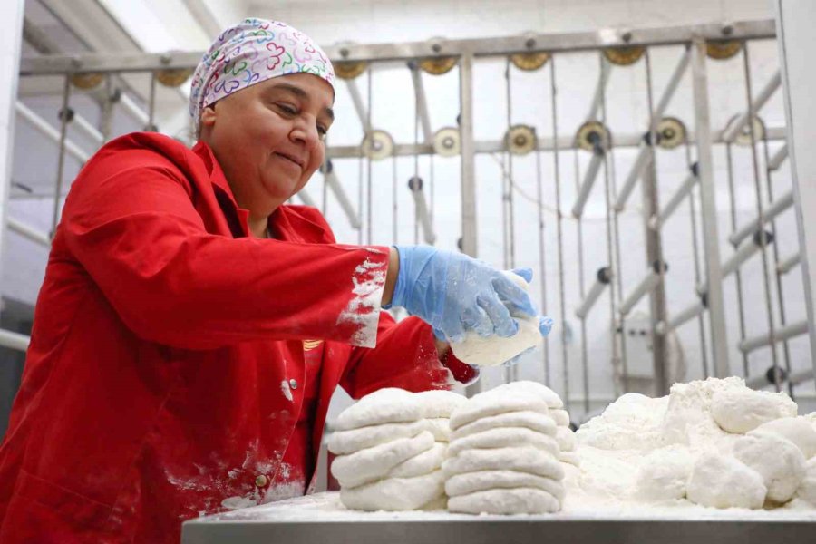 Kadın Emeği Üretimi Gelire Dönüşüyor