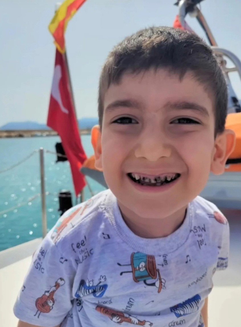 Yangında Ölen 2 Kardeşe Acı Veda: Aynı Tabutla Getirilip Aynı Kabre Defnedildiler