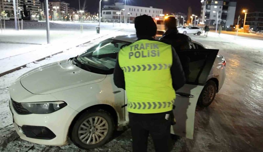 Drift Atan 2 Sürücüye 111 Bin Lira Ceza Kesildi