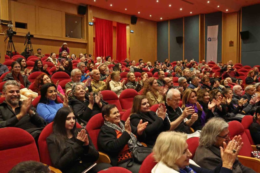 ’zefir Zamanı’ Konseri Müzikseverlerle Buluştu