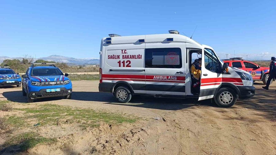 Balık Avlamaya Gelen Vatandaşlar Manavgat Irmağında Erkek Cesedi Buldu