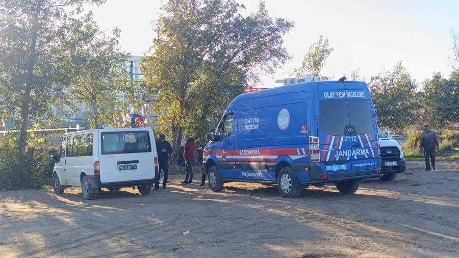 Balık Avlamaya Gelen Vatandaşlar Manavgat Irmağında Erkek Cesedi Buldu