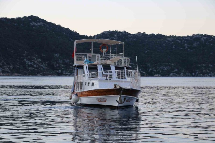 Antalya’dan Eğitime Yelken Açan Tekne, Bir Çocuğun Hayallerini Taşıyor