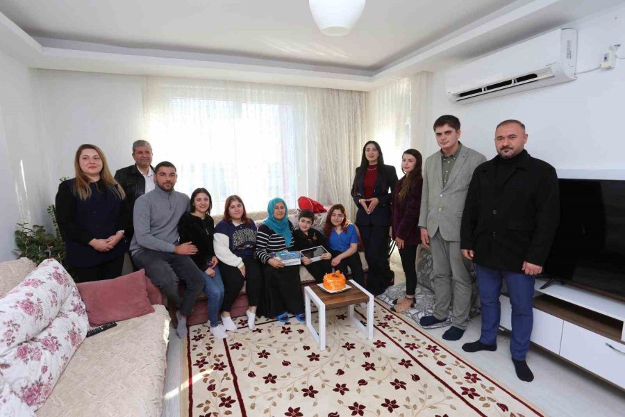 Genç Ressamın Hayalleri, Engelsiz Sanat Projesi İle Renklendi