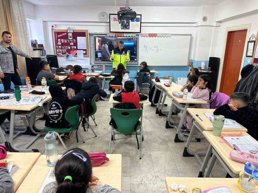 Jandarma’dan Öğrencilere Trafik Eğitimi