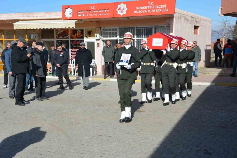 Kıbrıs Gazisi Emekli Astsubay Askeri Törenle Son Yolculuğuna Uğurlandı