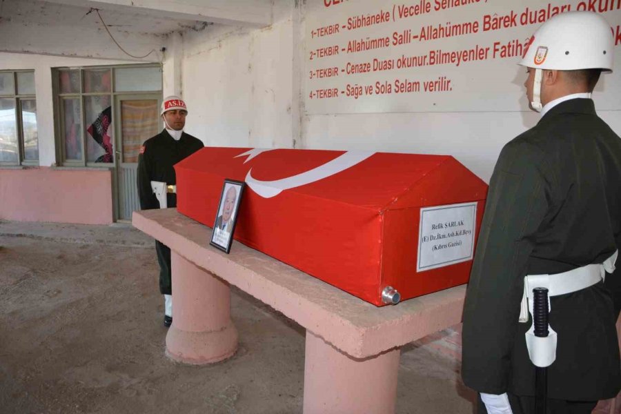 Kıbrıs Gazisi Emekli Astsubay Askeri Törenle Son Yolculuğuna Uğurlandı