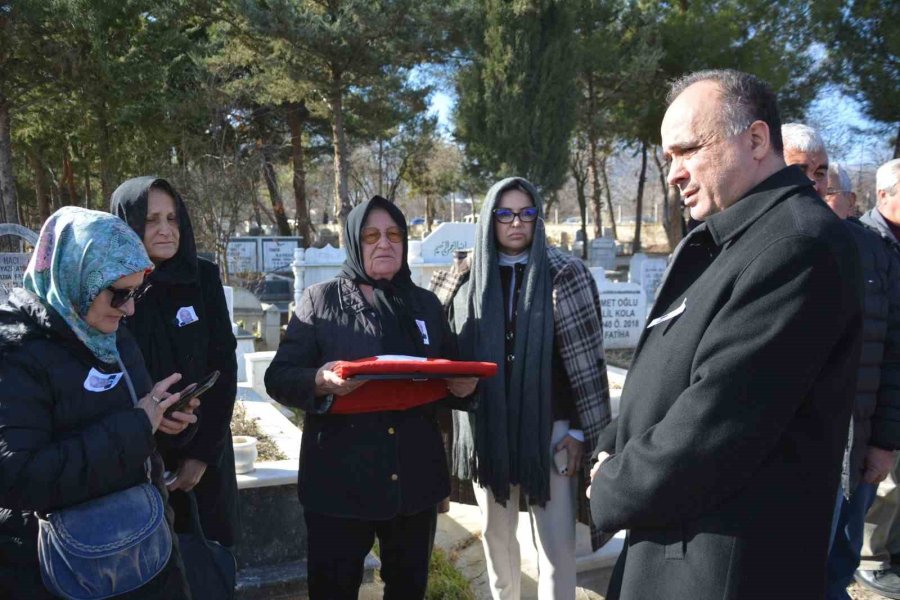 Kıbrıs Gazisi Emekli Astsubay Askeri Törenle Son Yolculuğuna Uğurlandı