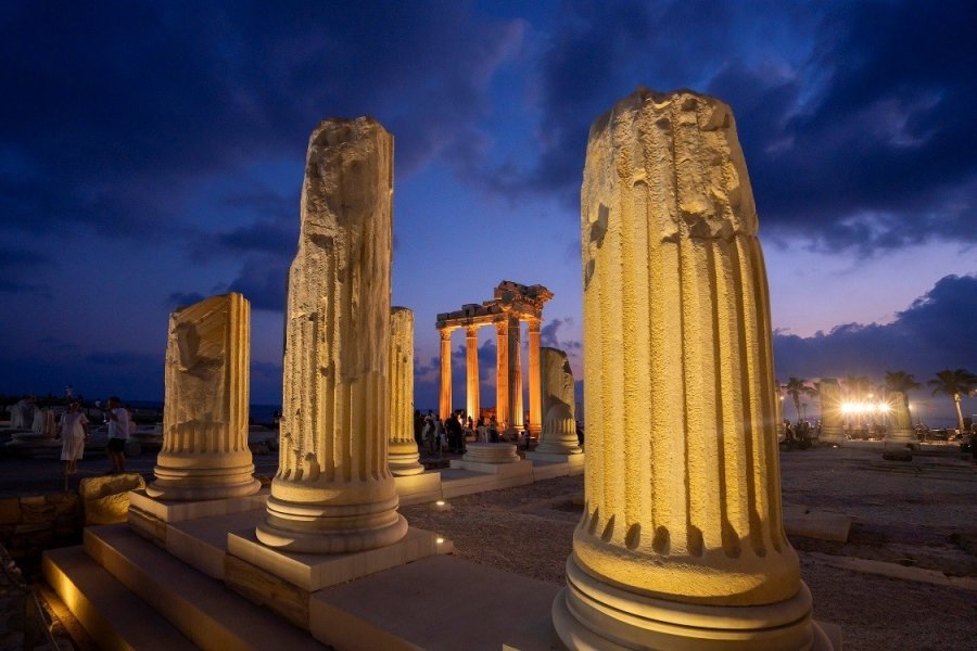 Antalya’da 2025 Kazı Sezonu: Tapınaklardan Heykellere, Mozaiklerden İnsanlık Tarihinin En Eski İzlerine Uzanan Keşifler