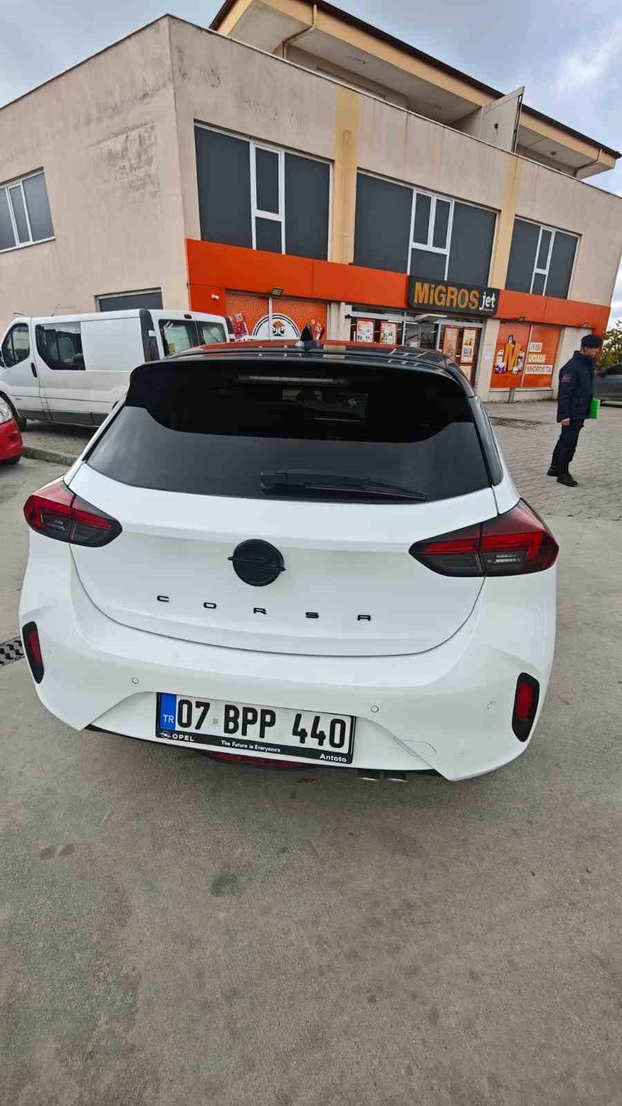 Antalya’da 4 Araçlı Zincirleme Kaza: 1 Yaralı