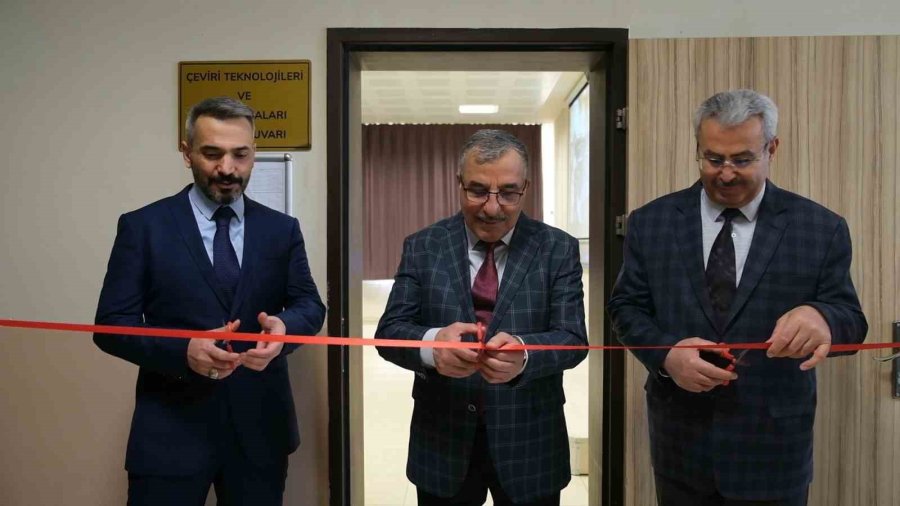 Kmü’de İleri Donanımlı Çeviri Laboratuvarı Açıldı