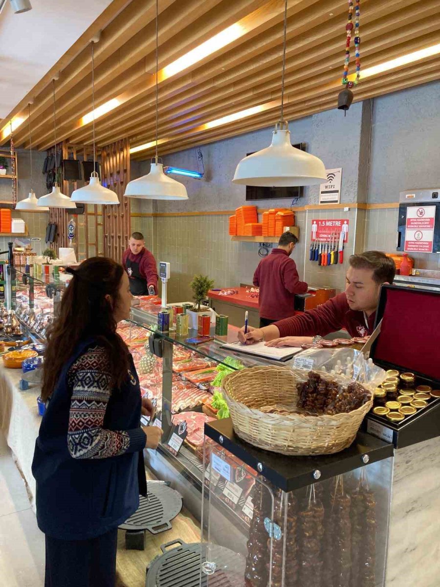 Kemer’de Zabıtadan Yeni Yıl Öncesi Denetim