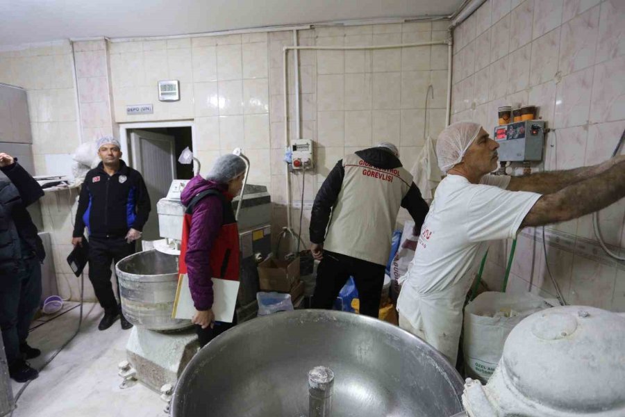 Yeni Yıl Öncesi Kepez’de Fırınlara Sıkı Denetim