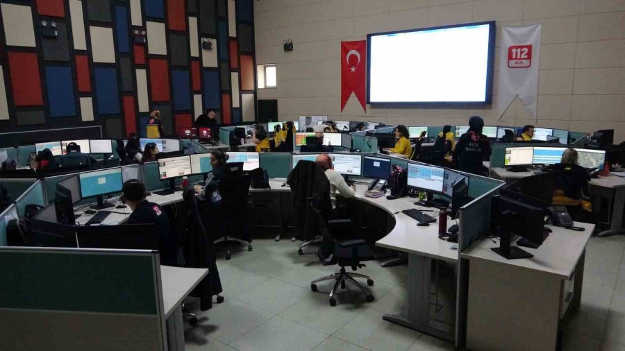 Mersin’de Yılbaşı Tedbirleri Üst Seviyede: 12 Bin 216 Güvenlik Personeli Görevde