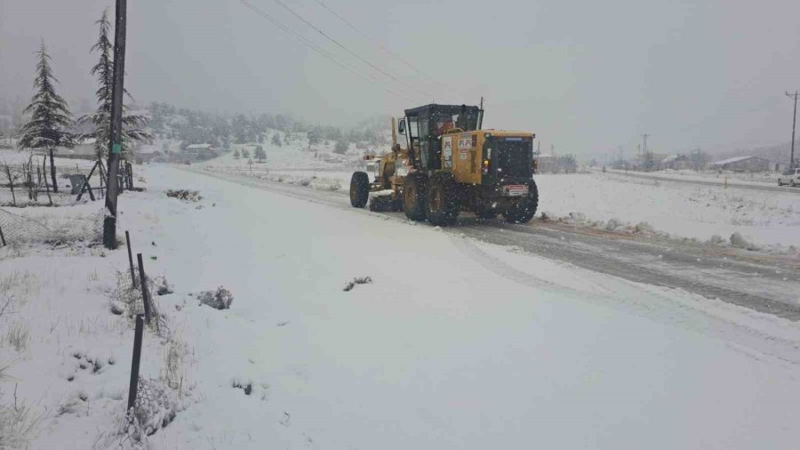 Silifke’nin Kırsalında Karla Mücadele