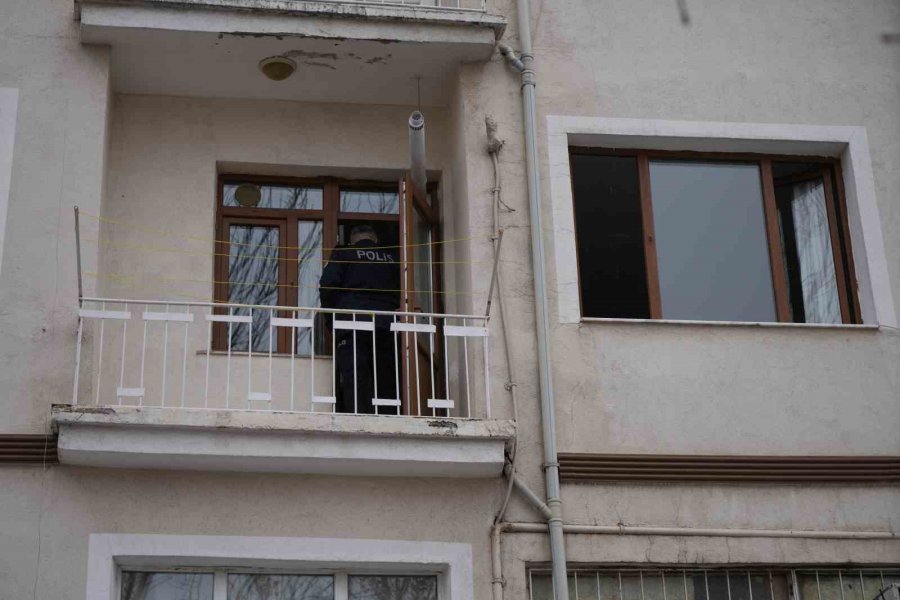 Niğde’de Çift Evlerinde Ölü Bulundu