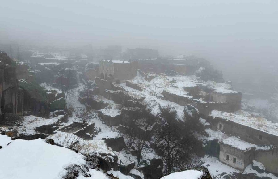 Aksaray’ın Güzelyurt İlçesinde Kar Yağışı Etkili Oldu