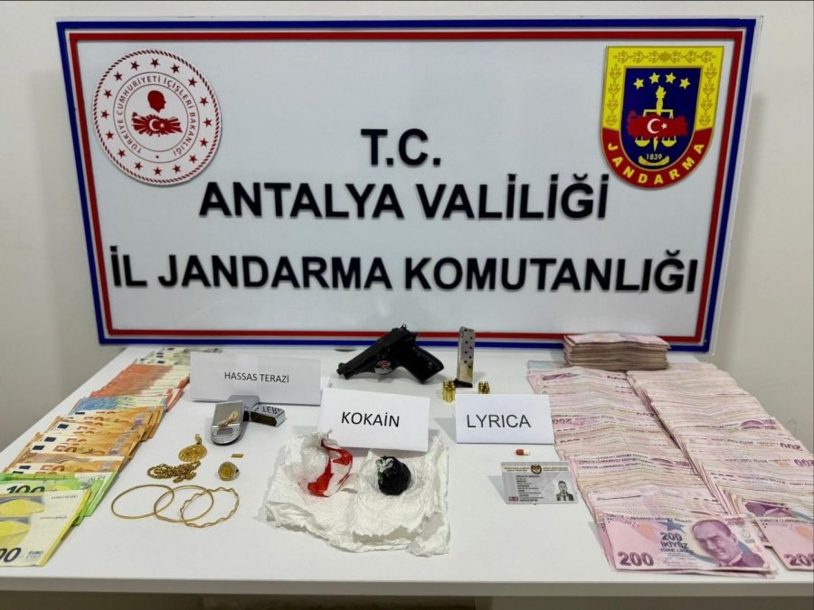 Alanya’da Yeni Yıl Denetimlerinde 30 Aranan Şahıs Yakalandı