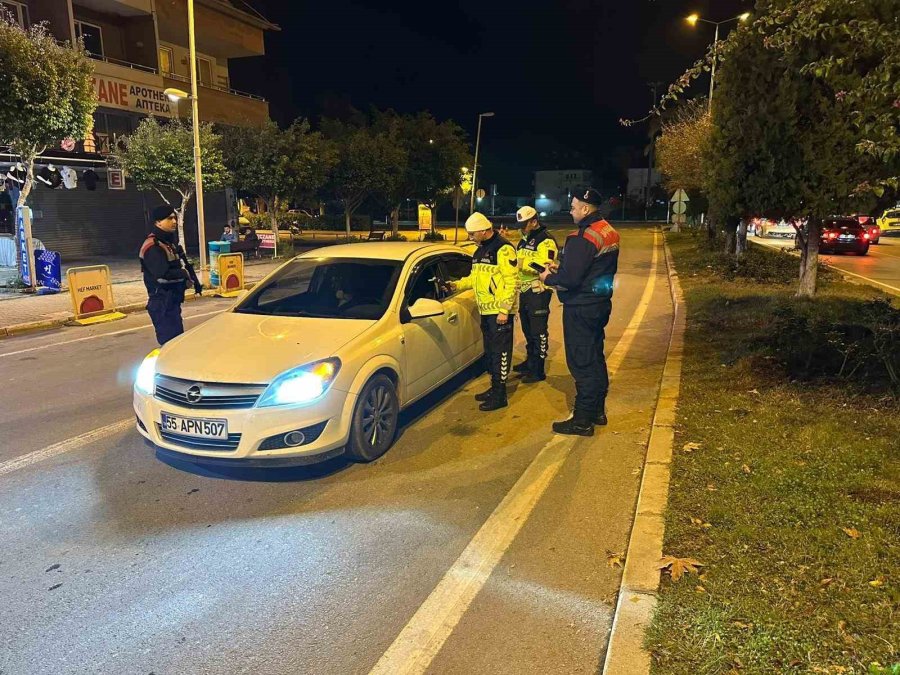 Alanya’da Yeni Yıl Denetimlerinde 30 Aranan Şahıs Yakalandı