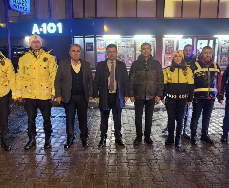 Gazipaşa Kaymakamı Yılbaşı Gecesinde Görevli Ekipleri Yalnız Bırakmadı