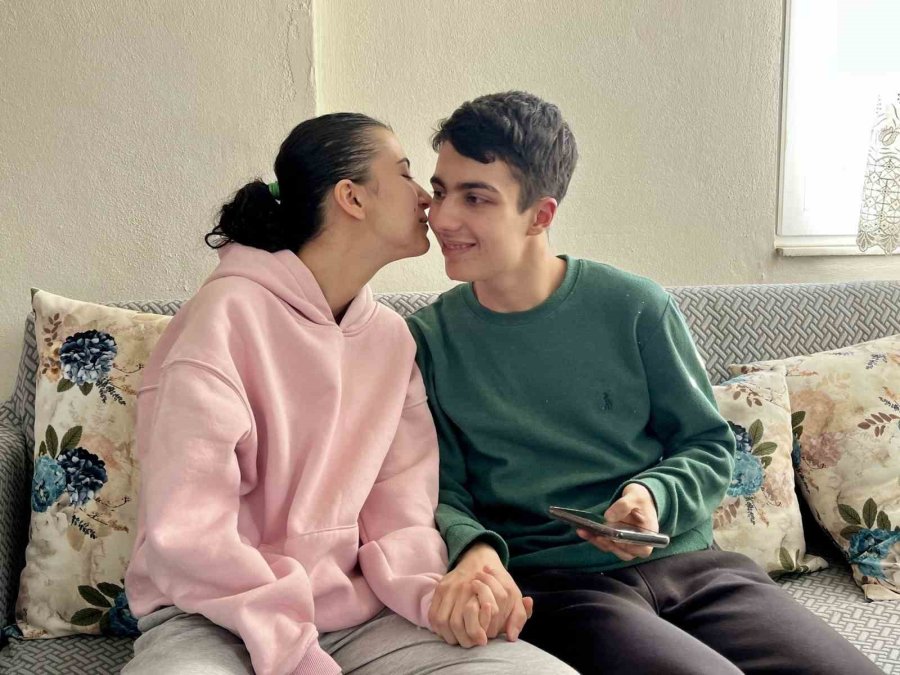 15 Yaşındaki Burak’ın Otizmle Mücadelesi Başarı Hikayesine Dönüştü