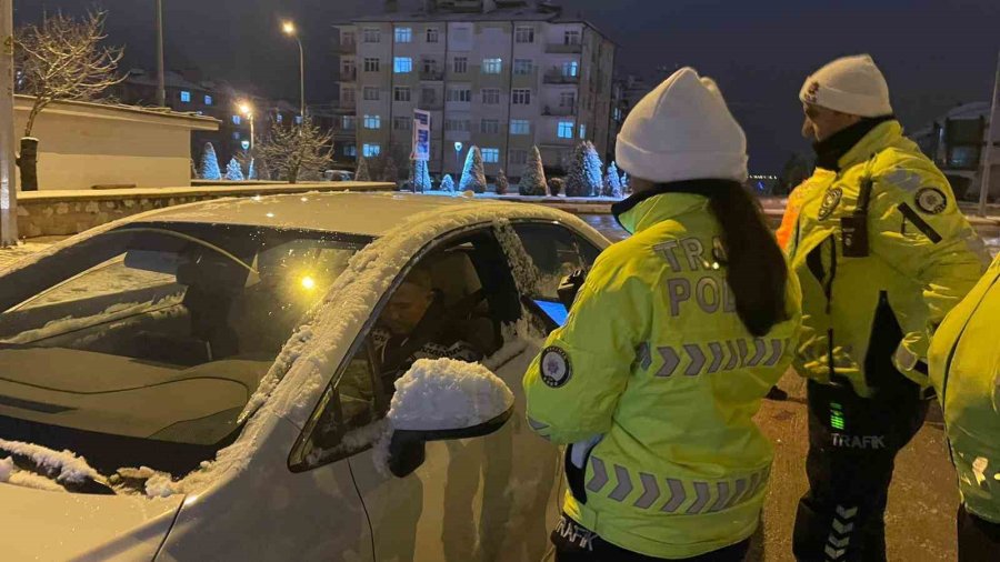 Karaman’da Yılbaşı Tedbirleri Sabaha Kadar Sürdü
