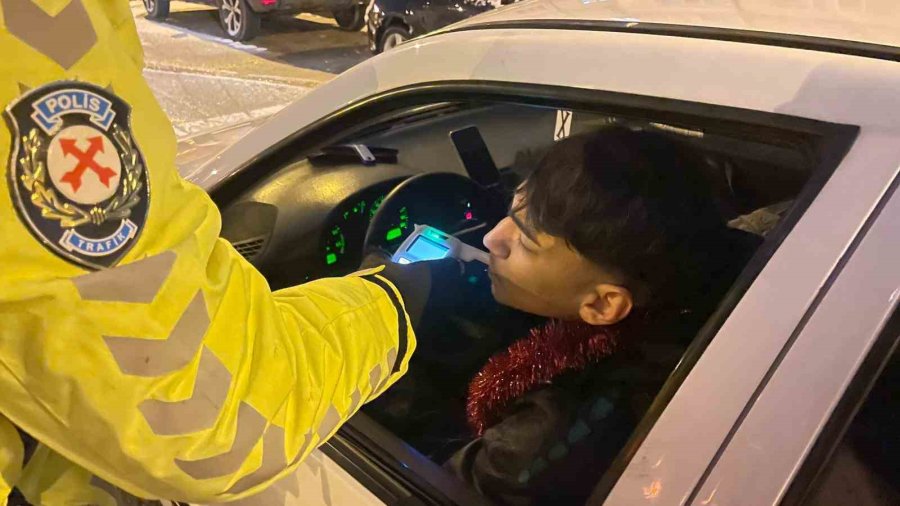 Karaman’da Yılbaşı Tedbirleri Sabaha Kadar Sürdü