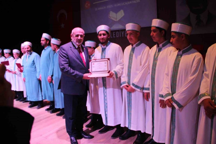 Antalya’da 27 Hafız İçin İcazet Töreni