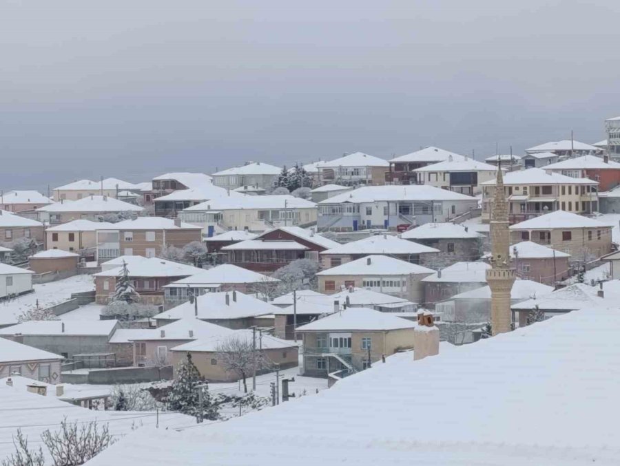 Kulu’da Mevsimin İlk Kar Yağışı Etkili Oldu