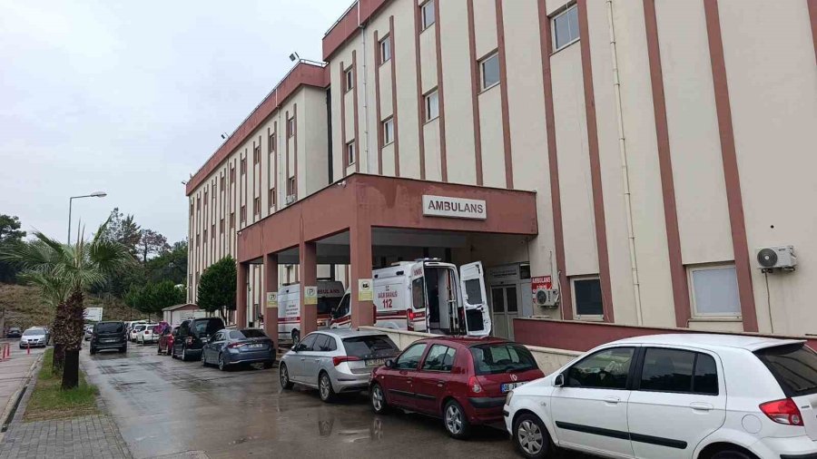 Tartıştığı Babasını Öldürmüştü, Ağır Yaralanan Yenge De Hayatını Kaybetti