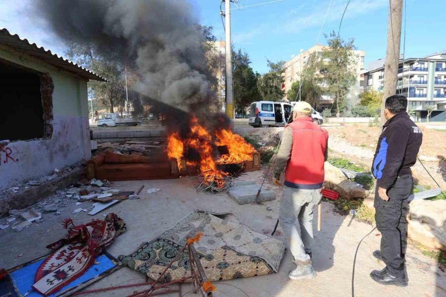Hurdacının Çevreyi Kirletip ’bu Sefer Bişeyler Yapın’ Talebine Zabıtadan ’vazifede Merhamet Yok’ Cevabı