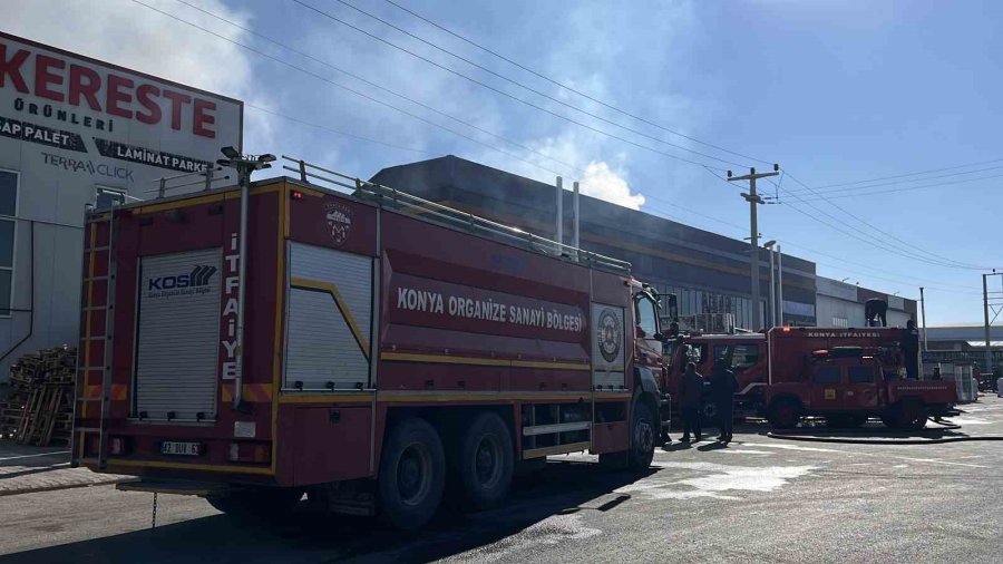 Yalıtım Malzemesi Bulunan Depoda Yangın Paniği