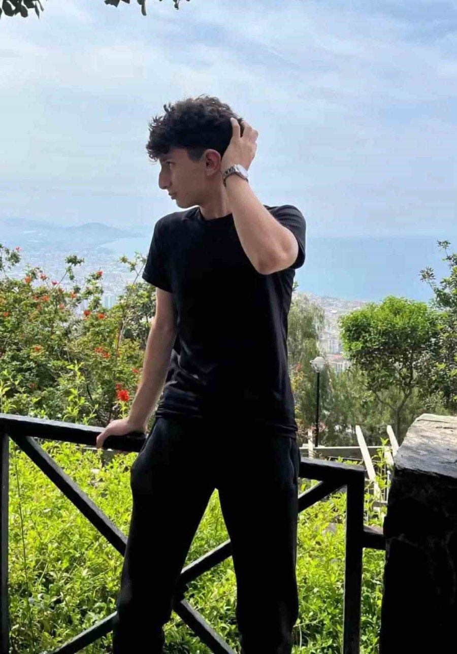 Alanya’da Kamyon İle Çarpışan Genç Motosikletli Hayatını Kaybetti