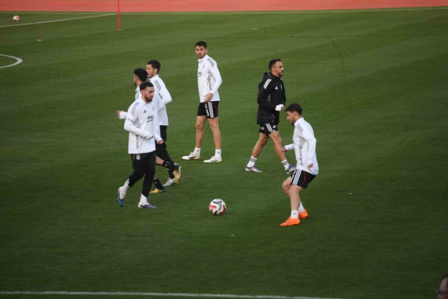 Beşiktaş’ta Devre Arası Çalışmalarını Antalya’da Sürdürdü