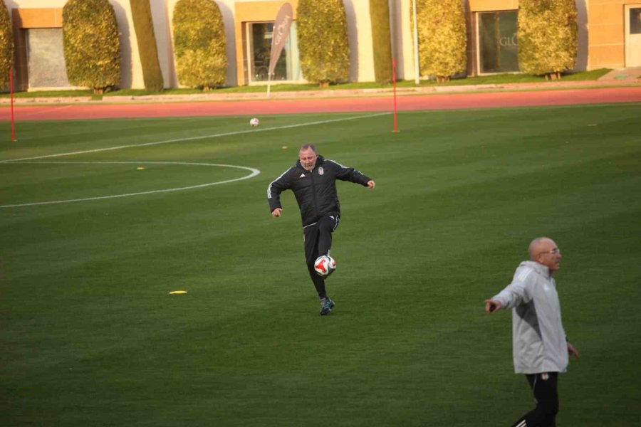 Beşiktaş’ta Devre Arası Çalışmalarını Antalya’da Sürdürdü