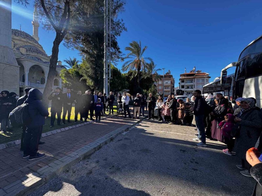 Manavgat’ta Umre Yolcuları Dualarla Kutsal Topraklara Uğurlandı