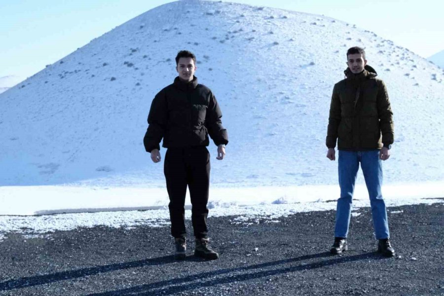 Meke Krater Gölü Beyaz Gelinliğini Giydi, Kartpostallık Manzaralar Oluştu