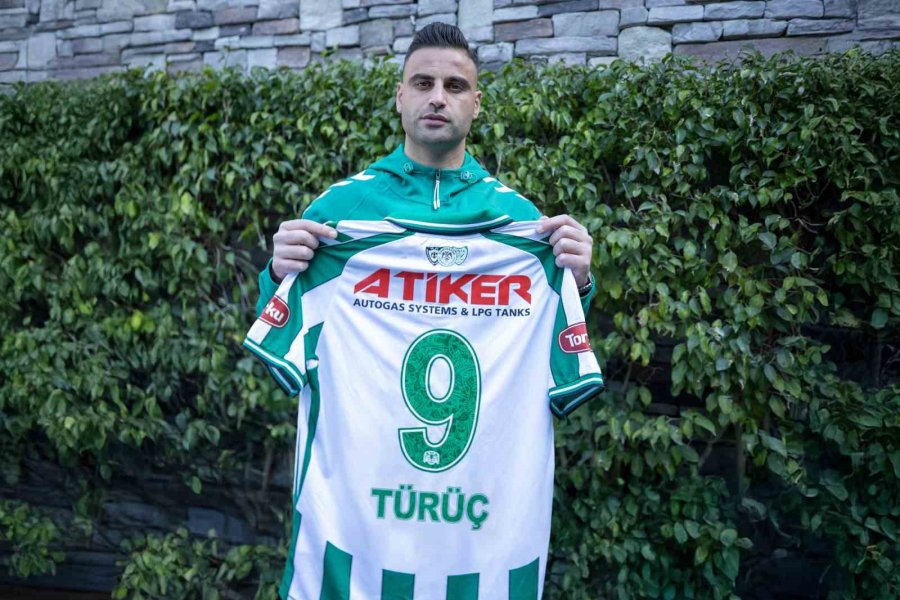 Konyaspor, Deniz Türüç İle Sözleşme İmzaladı